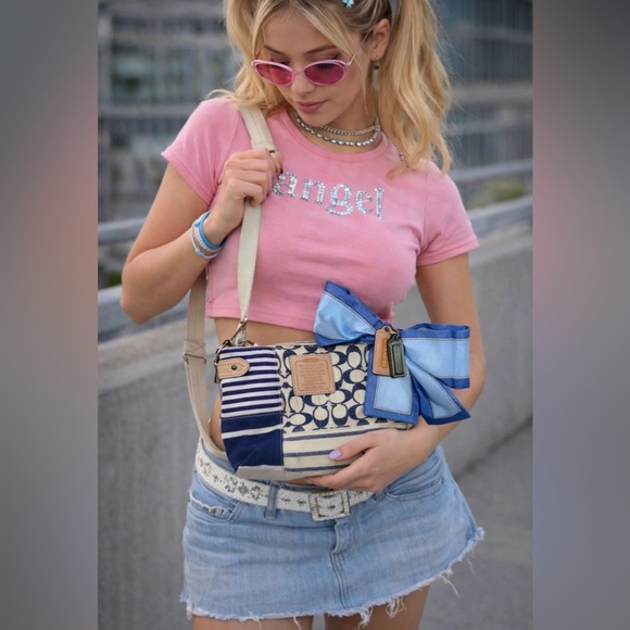 Y2K Coach Signature Patchwork Crossbody Bag - Picture 3 of 9